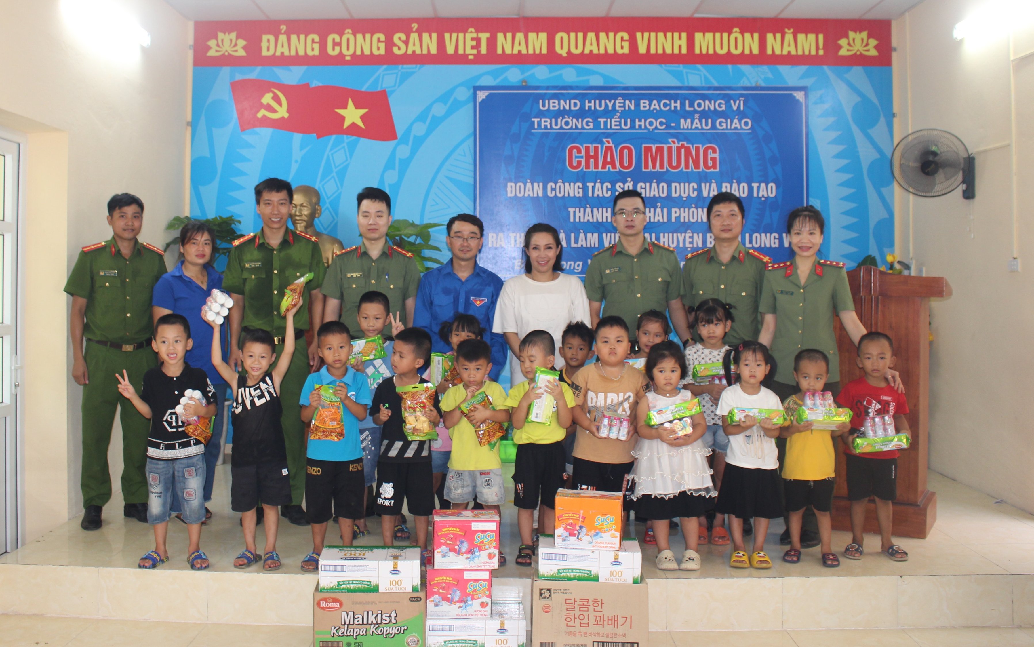 Phòng Hậu cần - CATP:  Tổ chức chương trình tình nguyện 